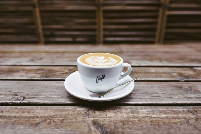 Ciesz się jeszcze bardziej swoim ulubionym napojem - odkryj korzyści płynące z picia kawy ze specjalnej filiżanki